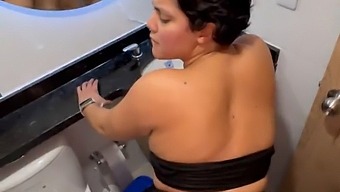 A Stranger Takes Advantage Of A Young Colombian Girl After Public Car Sex At The Disco