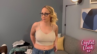 Beautiful Blonde Babe Gets Sexy Stepmom In Dorm Room